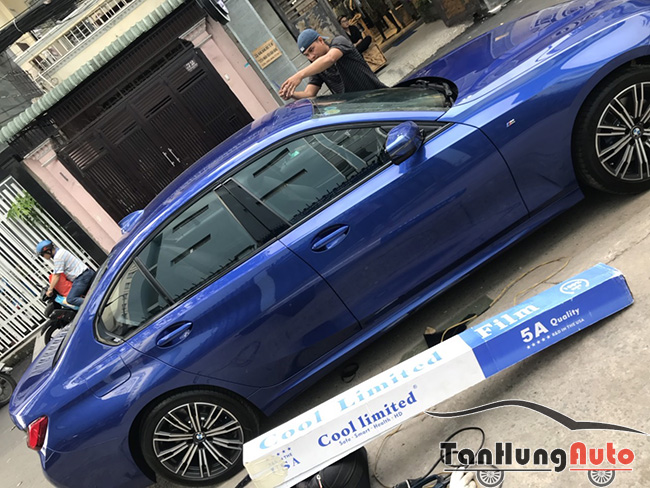 dán phim cách nhiệt uv400 xe bmw 330i